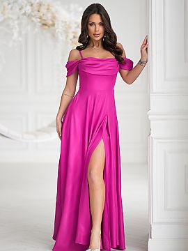 Long dress Bicotone  Fitted top emphasizes the waist, while the long, flowing skirt visually slims the silhouette. The striking slit adds lightness and freedom o