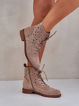 Boots Step in style  Women\'s flat-heeled ankle boots from the S.Barski brand are an elegant proposal that combines comfort with modern style. Made of high-quali