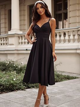 Evening dress With You  Dress 7/8 length with straps, with a deep wrap neckline, cut under the bust. Flared bottom with a long slit. An ideal proposal for many occa