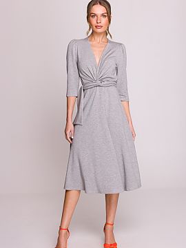 Daydress Stylove  Elegant and comfortable dress made of modal fabric, which perfectly combines comfort with feminine style. The model with a fitted top and a 