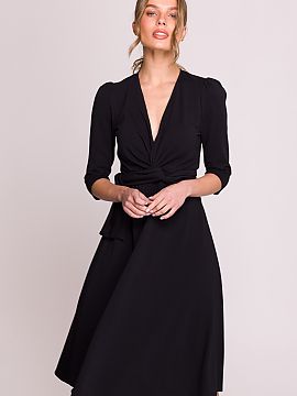 Daydress Stylove  Elegant and comfortable dress made of modal fabric, which perfectly combines comfort with feminine style. The model with a fitted top and a 