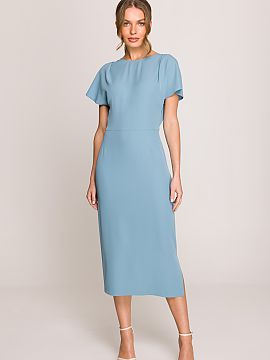 Daydress Stylove  Elegant and feminine midi dress with a fitted cut that emphasizes the silhouette. The built-up top gives it a classic character, while the d