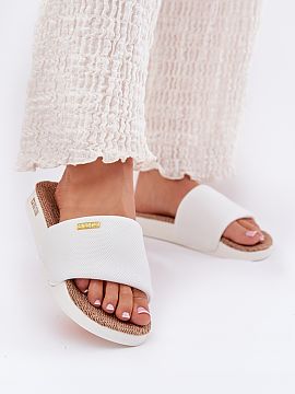 Flip-flops Step in style  Women\'s flip-flops from the Big Star brand, made of textile material, are a light and comfortable model, perfect for summer days. The foam 