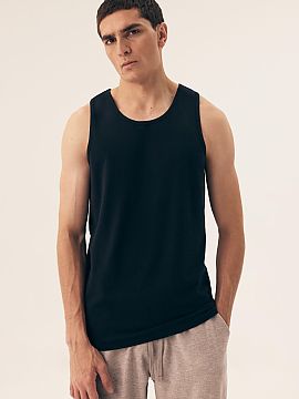 Singlet Henderson  A set of two classic men\'s tank tops. A model with a round neckline, perfect for everyday wear, both as a layer under clothing and on its o