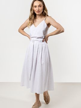 Skirt awama  Classic and comfortable, this skirt is a perfect blend of style and comfort. The flared cut with pleats beautifully moves in motion, and the