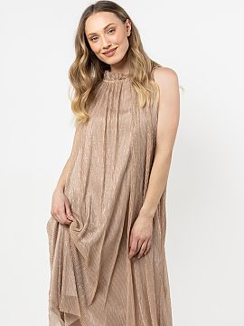 Evening dress awama  Elegance and modernity, this dress is the perfect choice for special occasions. The trapeze cut and exposed shoulders give it lightness, whi