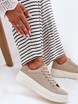 Sneakers Step in style  Women\'s sneakers from the Big Star brand, made from high-quality textile material. These versatile sneakers are an excellent choice for eve