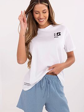 T-shirt Fresh Made  Stylish women\'s t-shirt with a casual character, perfect for everyday occasions. Made of dominant cotton, it provides comfort and breathabi