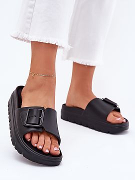 Flip-flops Step in style  Women\'s flip-flops made of foam material are an ideal proposition for warm days. Mounted on a platform, they provide comfort and stability 