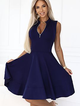 Daydress Numoco  Discover elegance in a modern edition! This phenomenal navy blue dress with a flared bottom and a striking zipper at the neckline is the per