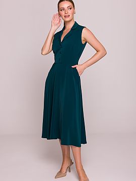 Cocktail dress Stylove  Discover the unique elegance and feminine cut in this midi dress, designed and sewn with attention to detail in Poland. It is the perfect ch