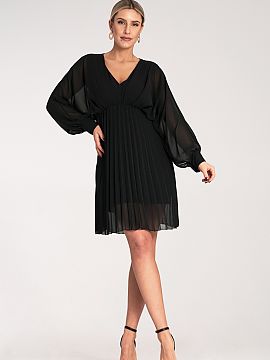 Cocktail dress Figl  Mini dress with a kimono-style top. Model with a long chiffon sleeve fastened with two buttons. Loose, pleated and slightly flared bottom. V