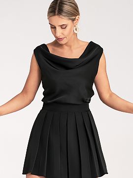 Short skirt Figl  Pleated mini skirt with an elastic waistband.