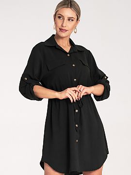 day dress Figl  Shirt dress buttoned up with a classic collar and two pockets on the chest. Adjustable sleeves that can be rolled up. A tie at the waist to 