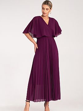 Cocktail dress Figl  Maxi dress with loose, semi-transparent sleeves resembling a cape with pleated bottom. V-neckline, elastic waist accentuating the silhouette