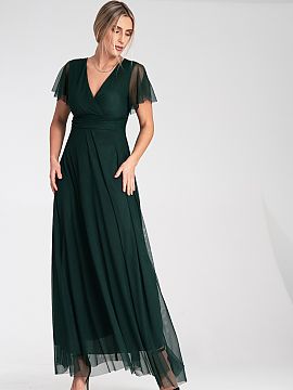 Long dress Figl  Midi dress made of mesh with short butterfly sleeves. The model has sewn-in cups and a sweetheart neckline. Flared bottom with lining. Wide 