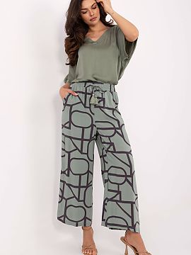 Women's pants Sublevel  Light and comfortable women\'s trousers with a casual character are the perfect choice for everyday stylizations. Made of breathable, skin-f