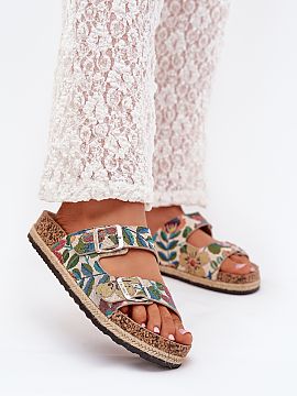 Flip-flops Step in style  Women\'s Lee Cooper sandals, set on a cork platform with a braid, are a stylish option for warm days. The model stands out with two adjustab