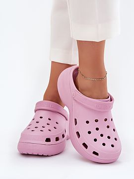 Flip-flops Step in style  Women\'s flip flops from the Big Star brand made of lightweight foam material, are a combination of comfort and stylish look. Set on a massi