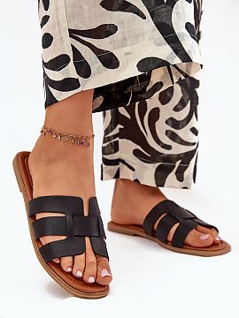 Flip-flops Step in style  Women\'s sandals made of eco-leather, set on a flat heel, are characterized by a simple yet elegant look. Perfect for everyday stylizations,