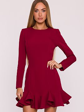 Cocktail dress Moe  The subtle and feminine dress made of smooth fabric with a matte finish is a perfect choice for many occasions. The simple form has been emb