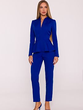Suit Moe  An elegant jumpsuit made of smooth fabric with a matte finish is the perfect combination of modern style and feminine form. The one-piece de