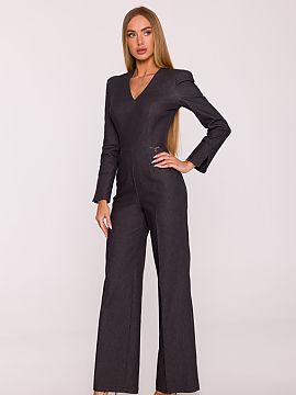 Suit Moe  An elegant jumpsuit made of denim-imitating fabric is a unique proposal combining modern style with classic form. The slightly stiff, matte,