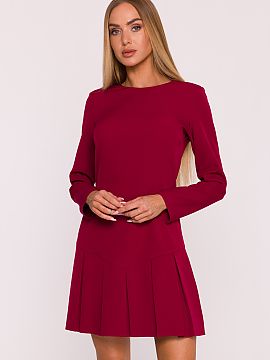 Daydress Moe  A classic dress made of smooth fabric with a matte finish is a proposal that combines simplicity and elegance in a modern version. The minim