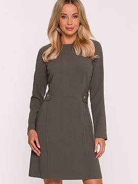 Daydress Stylove  An elegant dress made of smooth fabric with a soft finish, which beautifully drapes on the silhouette. The classic, rounded neckline and lon
