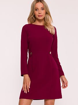 Daydress Stylove  An elegant dress made of smooth fabric with a soft finish, which beautifully drapes on the silhouette. The classic, rounded neckline and lon