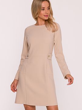 Daydress Stylove  An elegant dress made of smooth fabric with a soft finish, which beautifully drapes on the silhouette. The classic, rounded neckline and lon