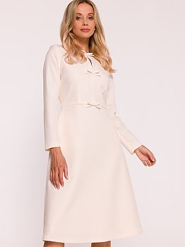 Daydress Stylove  An elegant dress made of smooth fabric, fully lined, which ensures comfort and perfect material draping. A semi-circular neckline with a sub