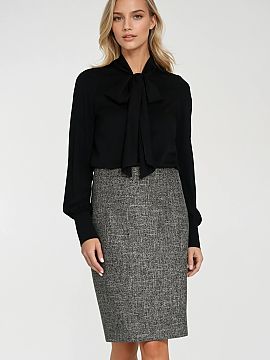 Blouse Nife  Elegant women\'s blouse with a regular cut made of delicate, pleasant to the touch viscose. The model has long sleeves finished with a wide 