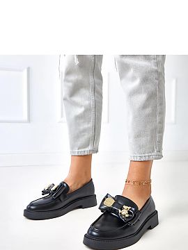 Mocassin Solea  Charming women\'s beige moccasins are a combination of comfort and exceptional design. The classic style has been enriched with a subtle bow