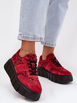Sport Shoes Step in style  Women\'s sneakers from the Vinceza brand. Made of natural suede, set on a massive platform that adds stylish character and visually slims th