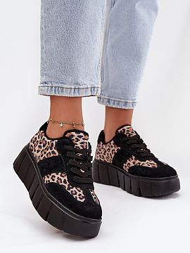 Sport Shoes Step in style  Women\'s sneakers from the brand Vinceza. Made of natural suede, set on a massive platform that adds stylish character and visually slims th