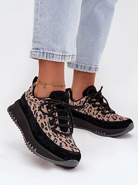 Sport Shoes Step in style  Women\'s sports shoes from the Vinceza brand made of natural suede are the perfect combination of style and comfort. Set on a platform, they