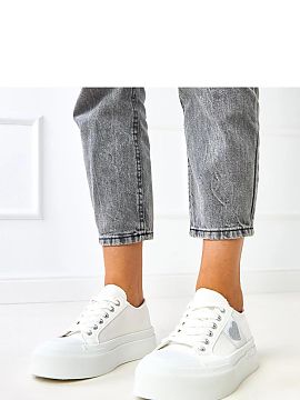 Sport Shoes Solea  Modern low-cut sports shoes that combine comfort and trendy design. Made of lightweight and breathable fabric, they guarantee comfort all da