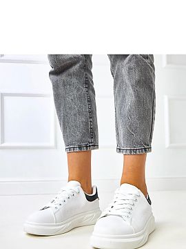 Sport Shoes Solea  Stylish low-cut sports shoes made of high-quality synthetic leather. Classic, round toe and laces guarantee comfort and a good fit to the fo