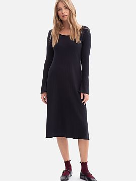 Daydress BeWear  Dress made of soft, ribbed fabric weighing 250 g, which ensures comfort and natural fit to the silhouette. The model is put on over the head