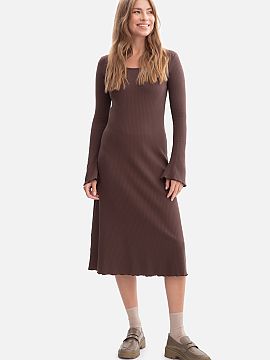 Daydress BeWear  Dress made of soft, ribbed fabric weighing 250 g, which ensures comfort and natural fit to the silhouette. Model put on over the head, witho