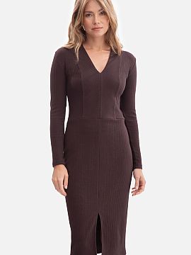 Daydress BeWear  Dress made of ribbed fabric with a weight of 250 g, which beautifully fits the silhouette and ensures comfort when worn. The model is put on