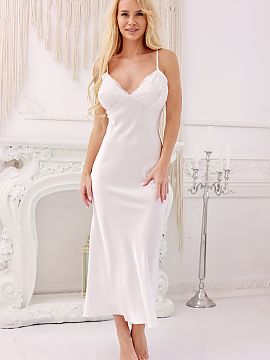 Sexy shirt Kalimo  Satin, long slip Padi will delight every elegant woman. Made of satin, which in its touch resembles silk, seductively flows around the body.