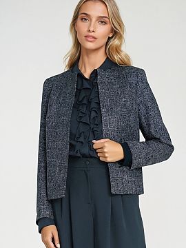 Jacket Nife  Stylish women\'s jacket in a regular cut in a short, boxy form is an ideal choice for fans of elegance with a touch of modernity. Made of fa