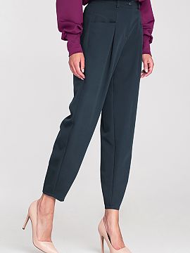 Women trousers Nife  Women\'s oversized high-waisted trousers that combine comfort with a fashionable, modern style. The legs gradually taper towards the bottom 