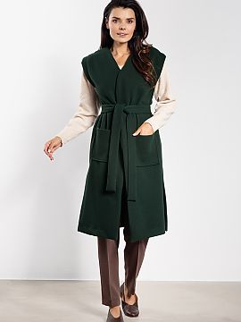 Gilet awama  A long women\'s vest made of soft fleece is a perfect choice for cooler autumn days. The simple, minimalist cut makes it pair well with both