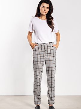 Jacket awama  Elegant cigarette trousers in a timeless plaid pattern combine style and comfort. The simple, fitted cut beautifully complements the silhoue
