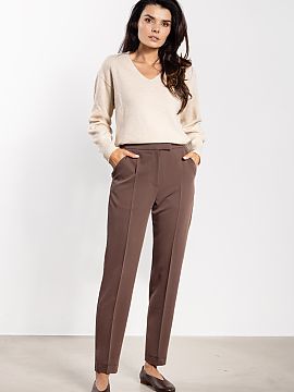 Women's pants awama  Elegant cigarette pants are a timeless wardrobe staple, perfect for the office and evening outings. The classic cut with a crease slims the 