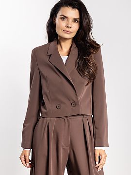 Jacket awama  Stylish blazer with a loose cut combines classic with modern character. The shorter silhouette adds lightness, while the double-breasted but