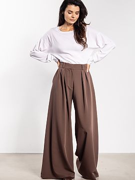 Women's pants awama  Stylish wide-legged pants combine comfort with elegance. The high waist highlights the waist and visually elongates the silhouette, while th